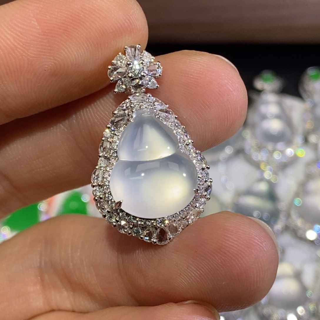 吊坠(不含链)18K金镶嵌翡翠高冰葫芦