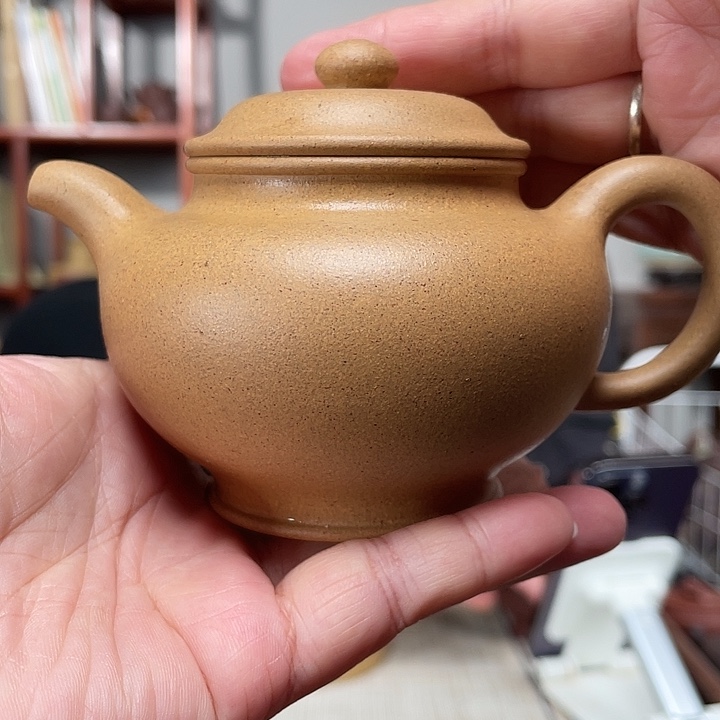 段泥茶壶老宕口黄金段掇只