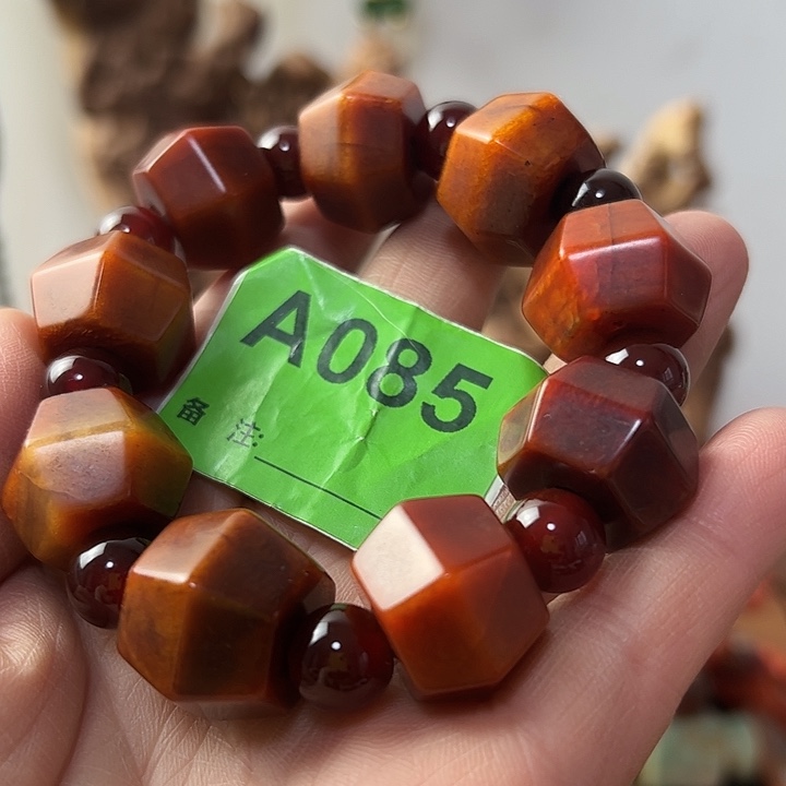 影***群玛瑙/玉髓未镶嵌颈饰