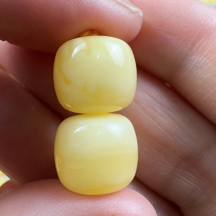 蜜蜡未镶嵌裸石23