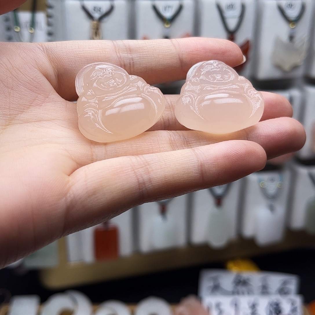 石英质玉未镶嵌颈饰