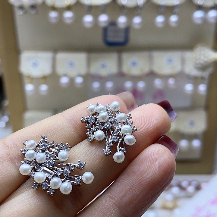 银S925镶嵌淡水珍珠耳饰