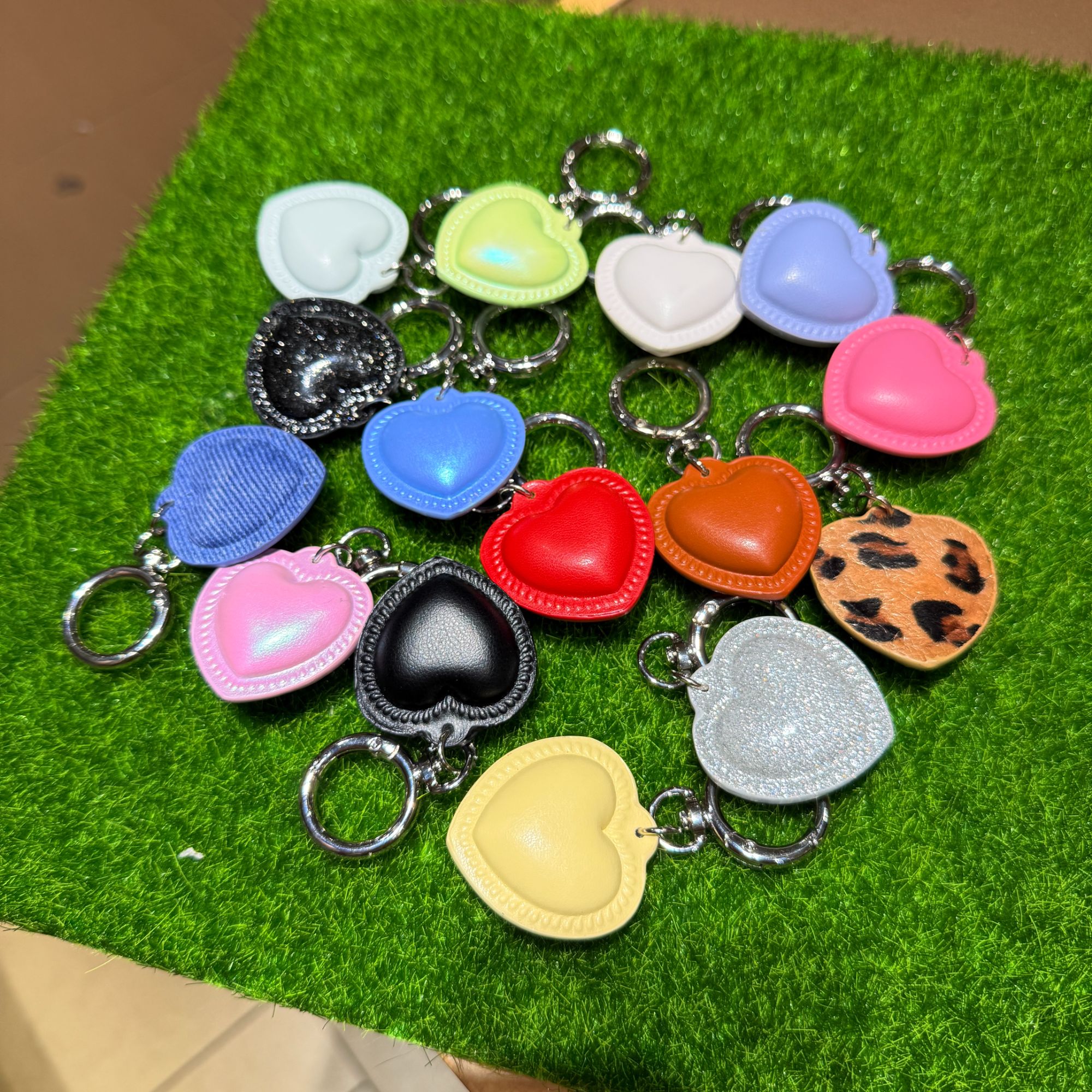 爱心挂件多巴胺彩色皮质安心手机挂件钥匙扣吊坠挂扣可爱ins