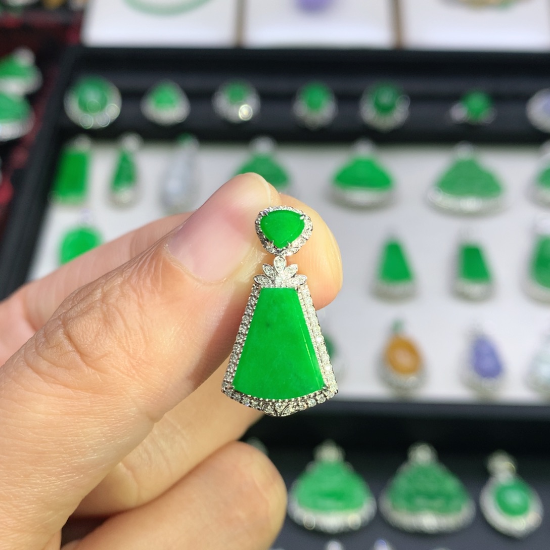 翡翠18K金镶嵌吊坠(不含链)