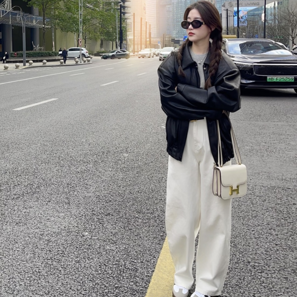 新款加绒简约直筒牛仔裤女百搭时尚洋气休闲裤