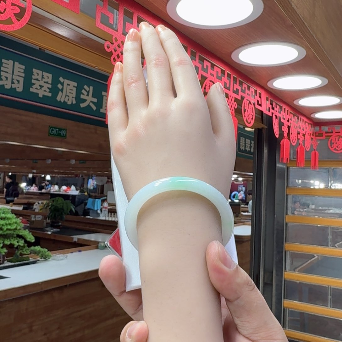 翡翠手镯未镶嵌买断