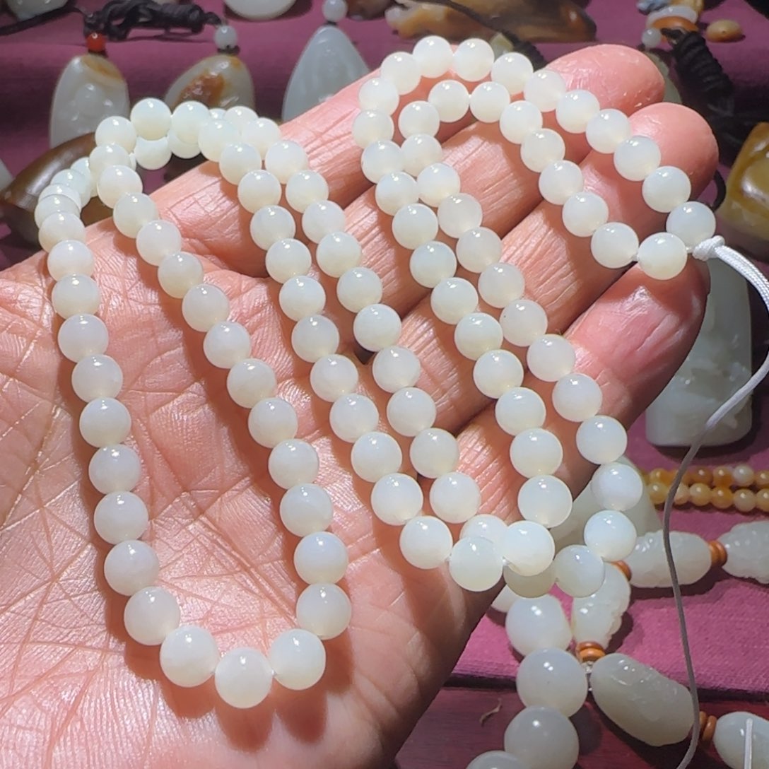 和田玉颈饰未镶嵌