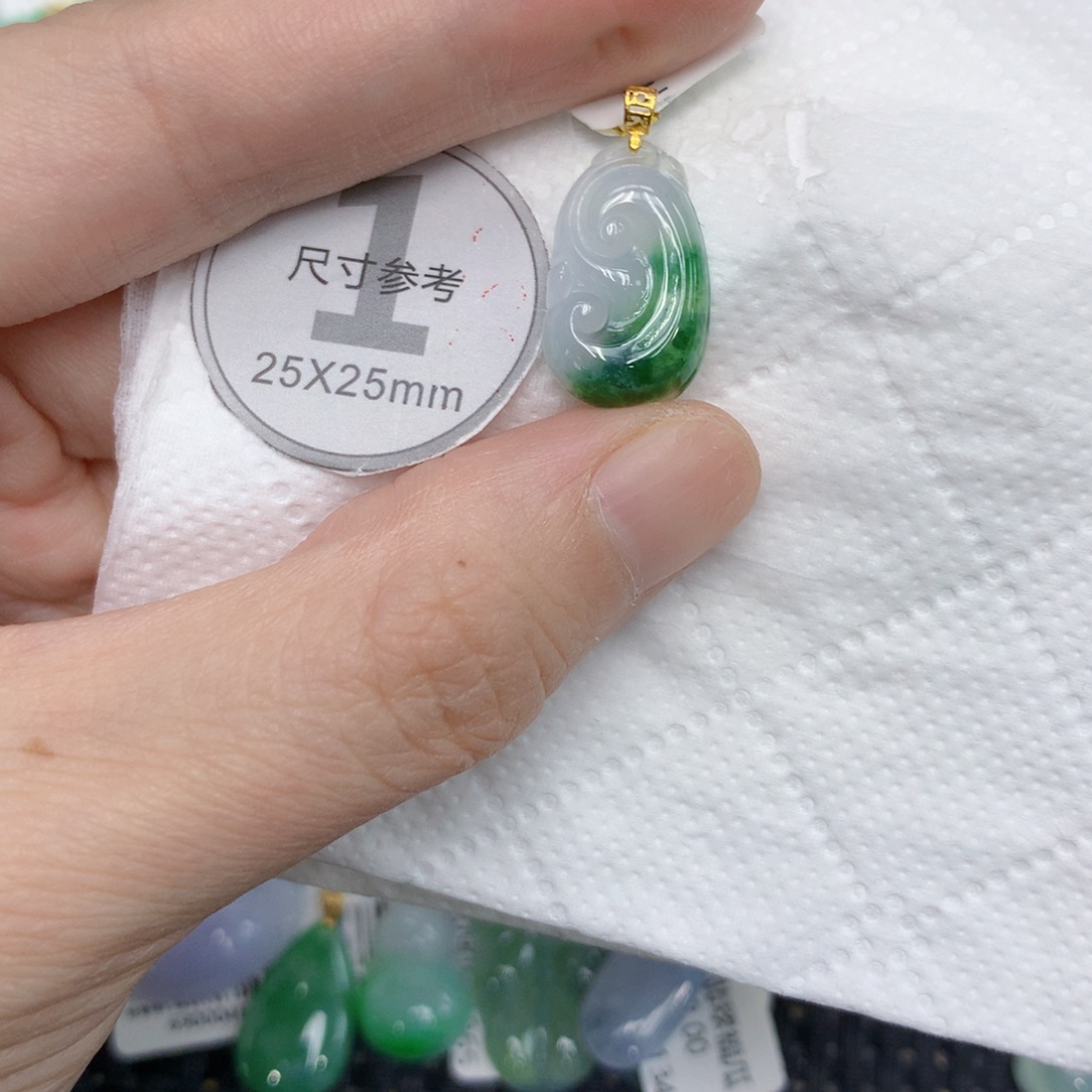 翡翠18K金镶嵌颈饰12356889988