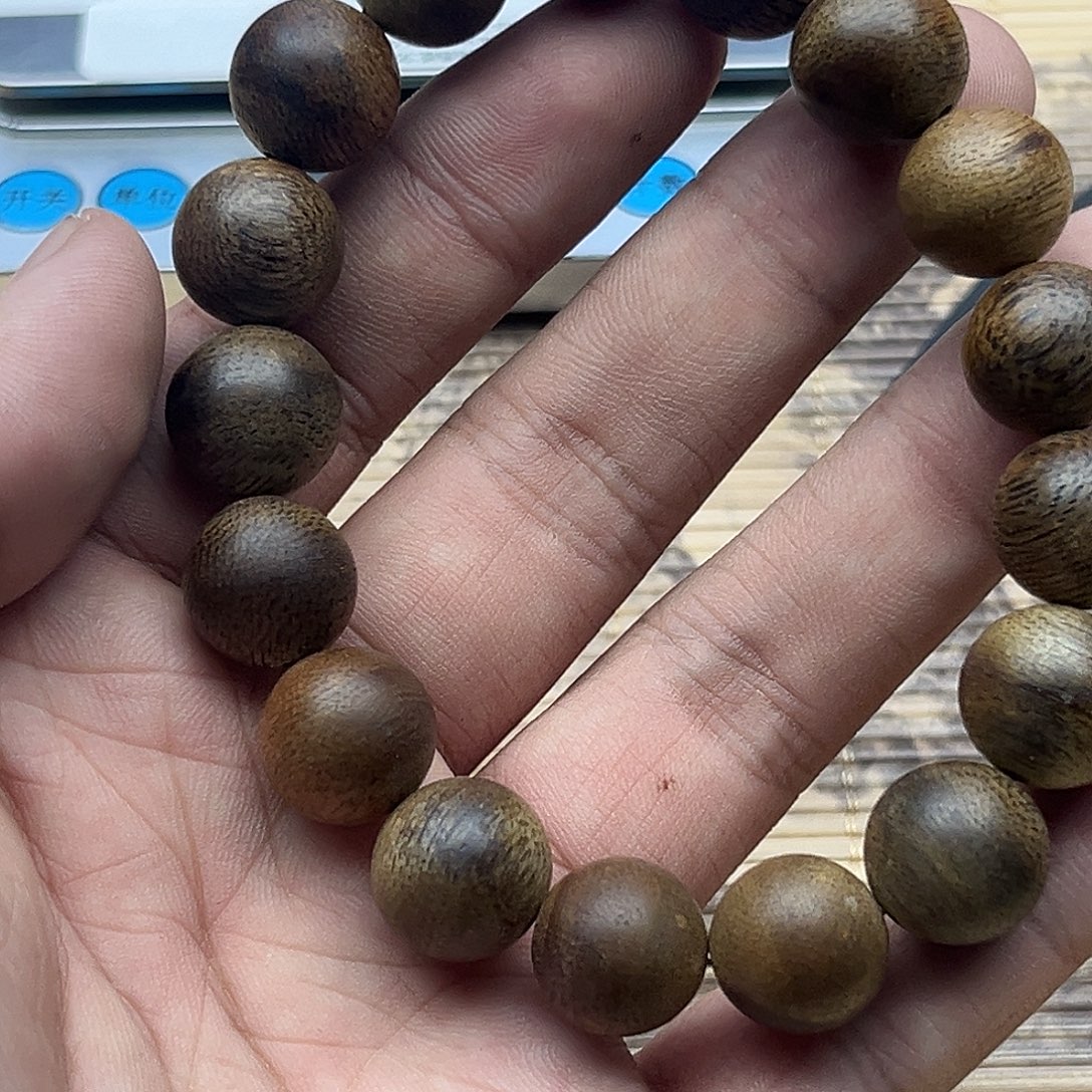 沉香碎屑沉香鹦哥绿