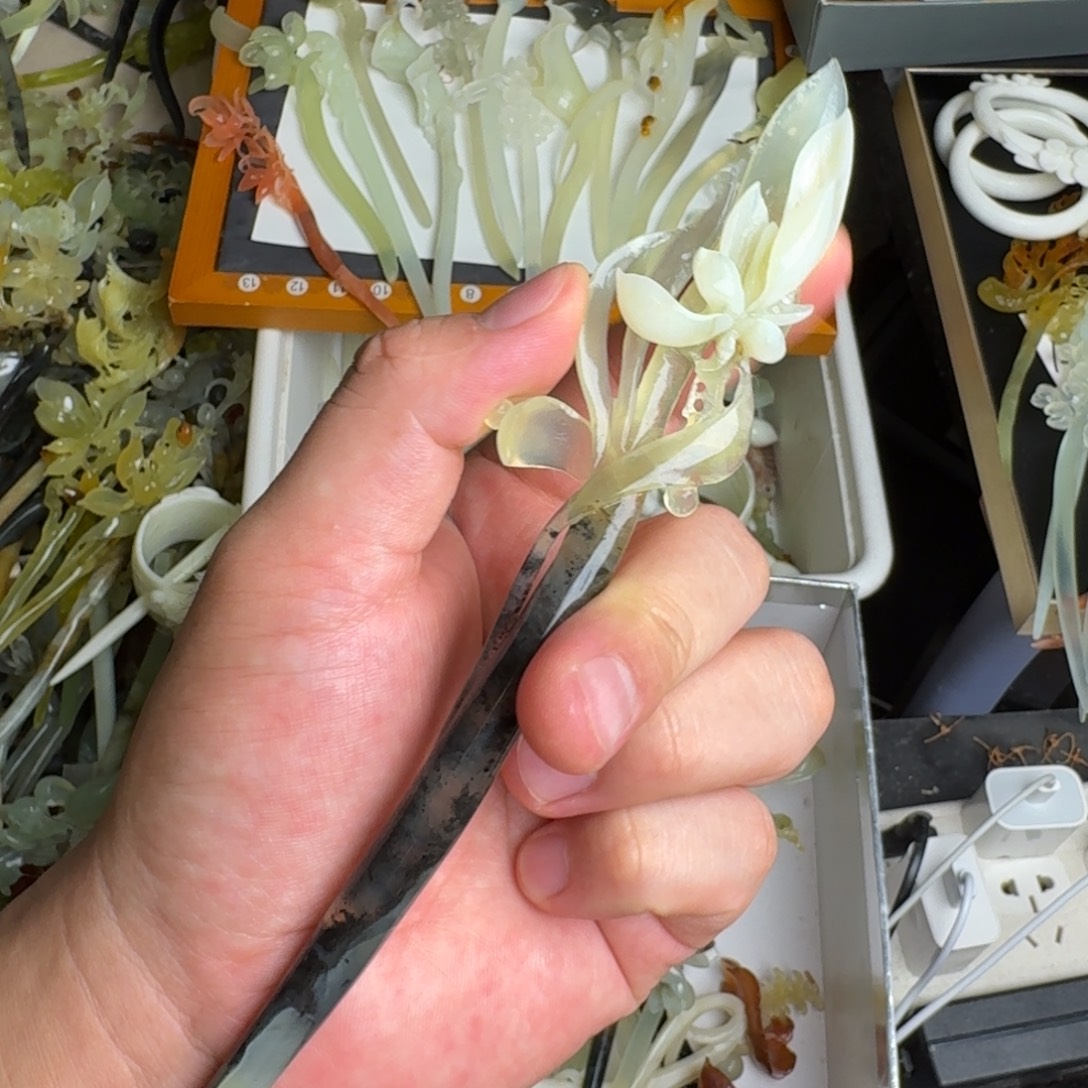 蛇纹石玉未镶嵌发饰