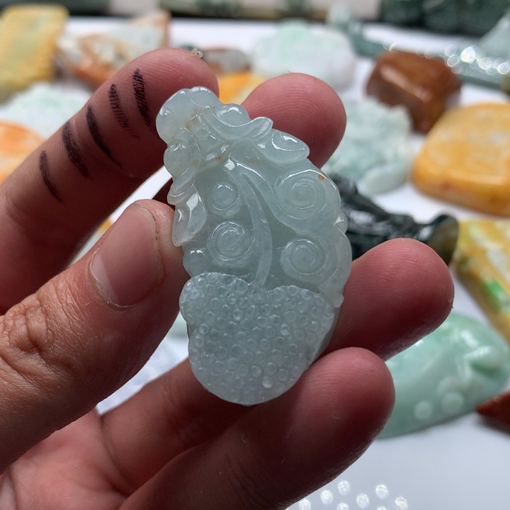 翡翠未镶嵌颈饰保真天然a货翡翠