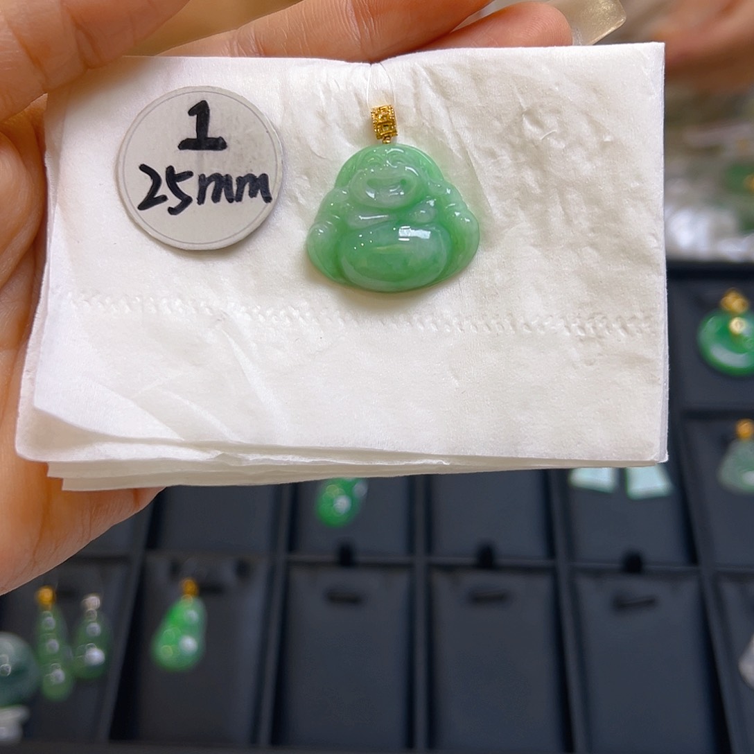 翡翠颈饰18K金镶嵌翡翠