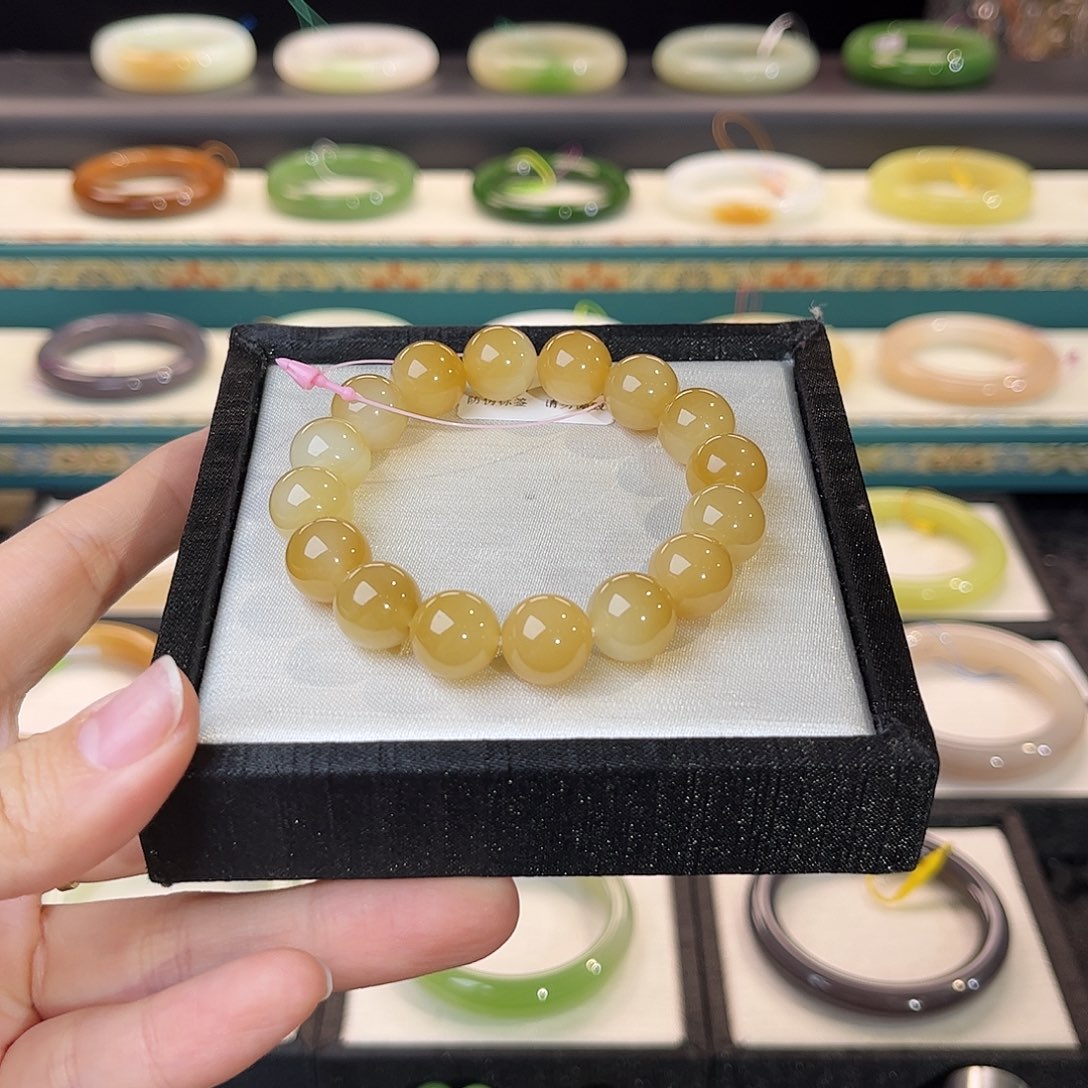 和田玉手串未镶嵌 蜜糖白