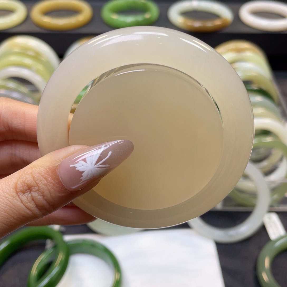 和田玉手镯54未镶嵌