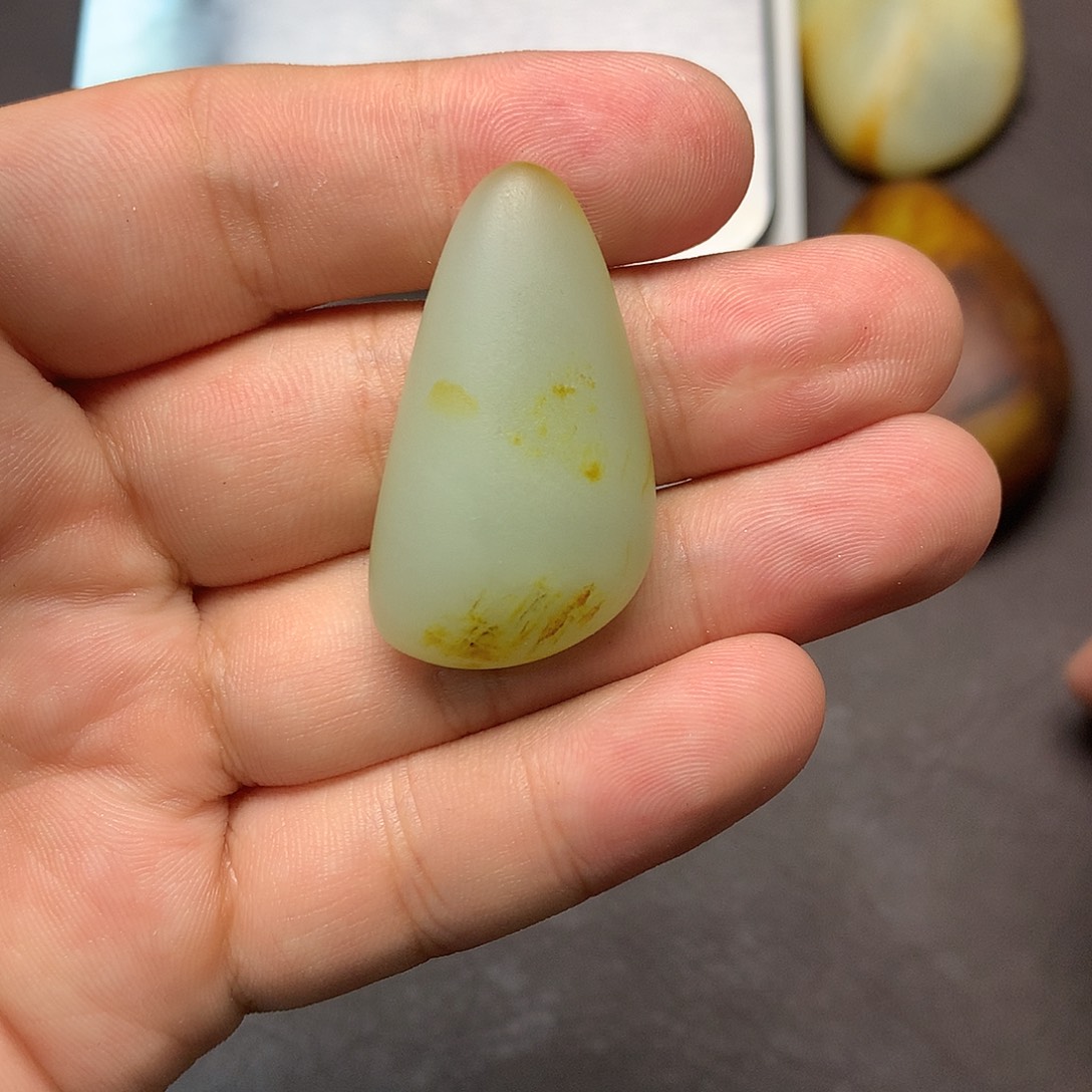 和田玉（糖玉）未镶嵌挂件