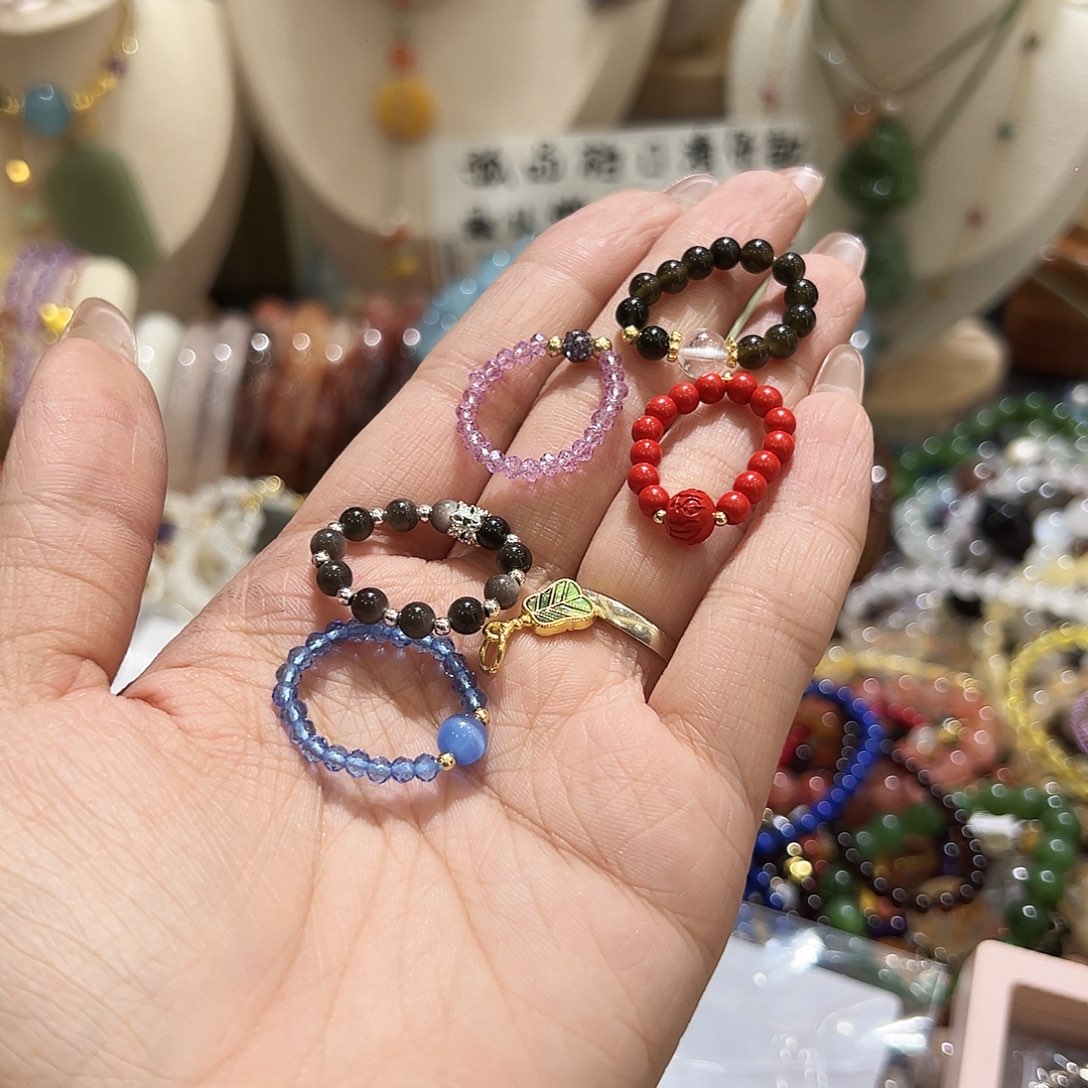 未镶嵌戒指拉长石宝****?