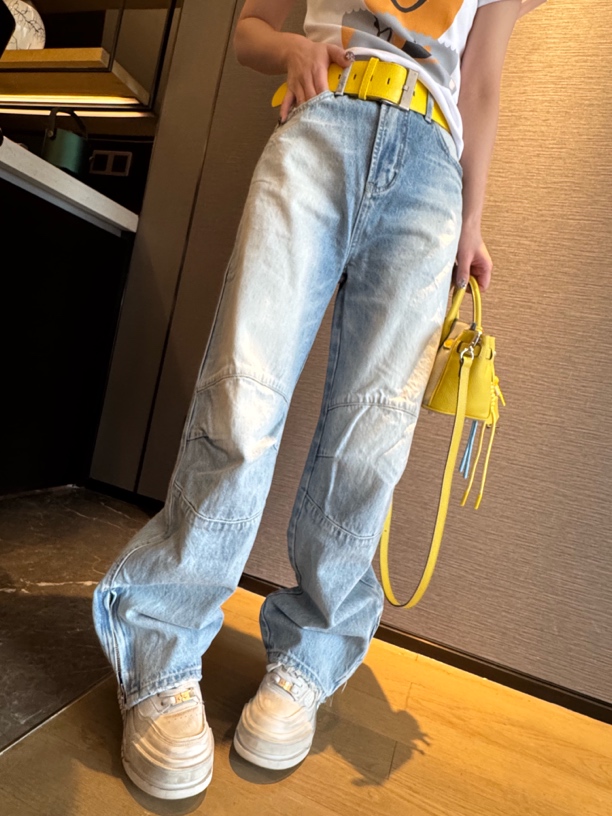 YQ裤脚拉链浅色直筒牛仔裤51672