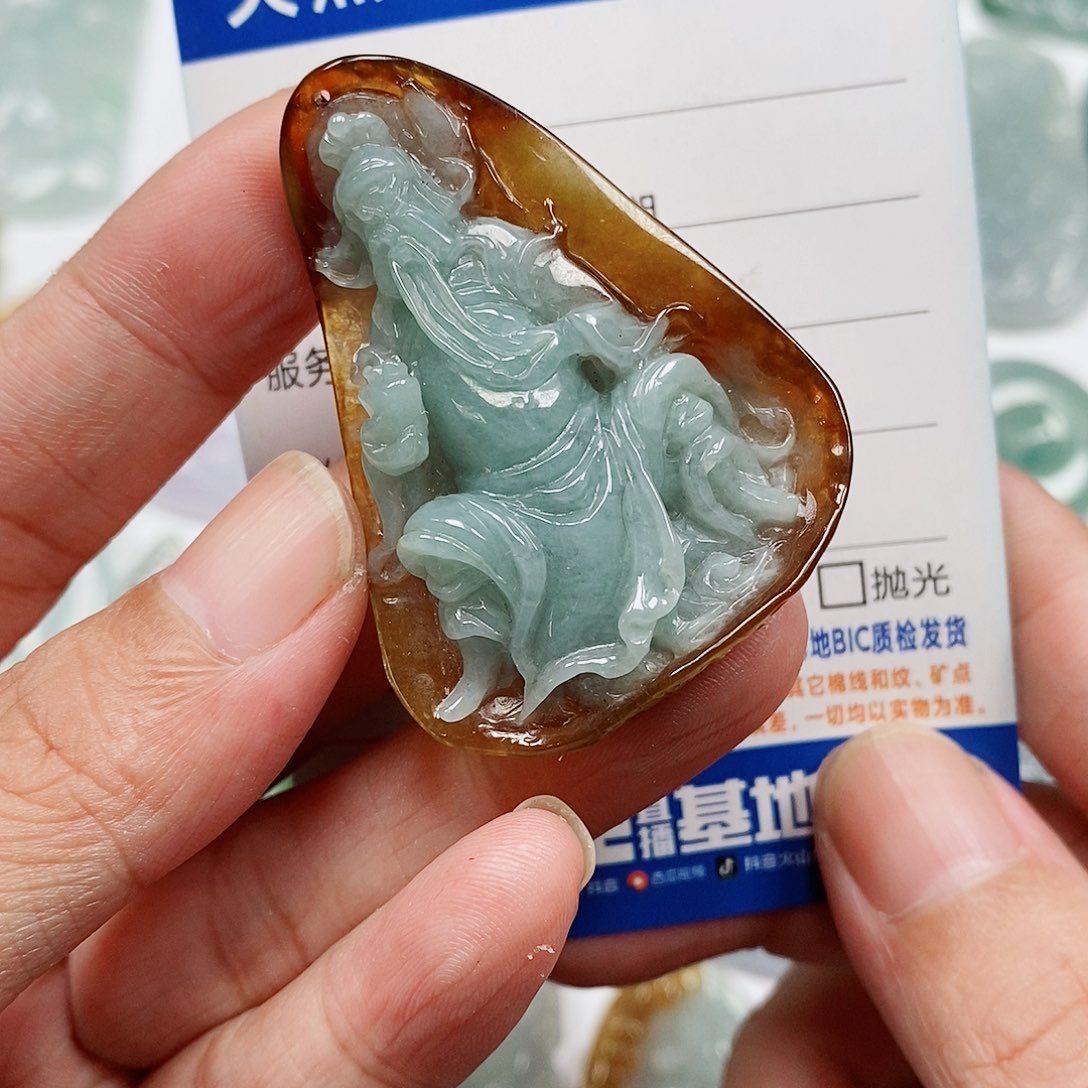 颈饰未镶嵌翡翠关公