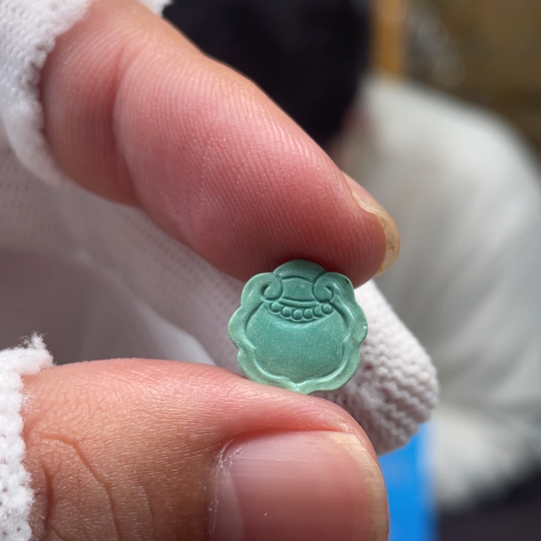 绿松石未镶嵌挂件