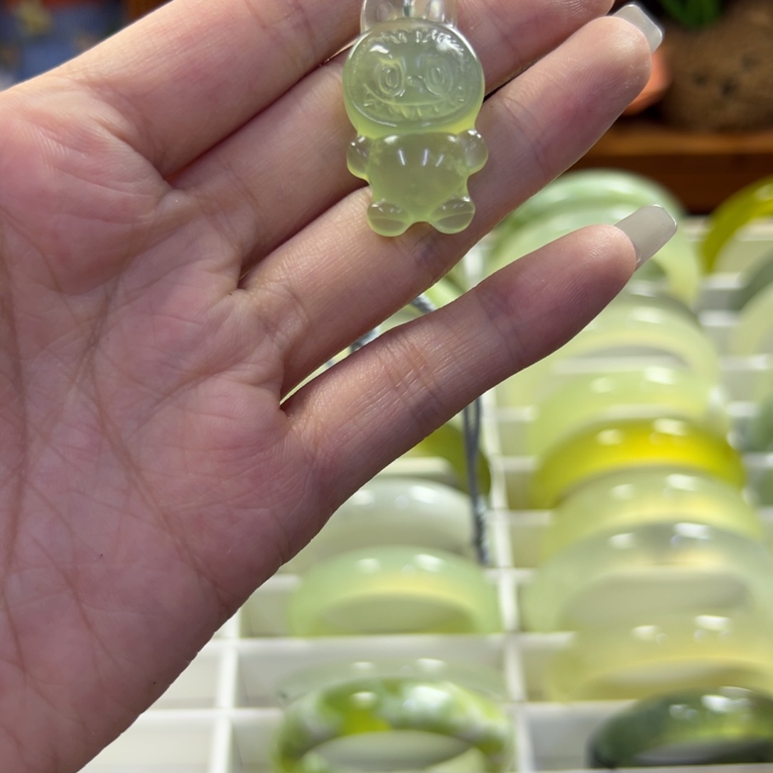 蛇纹石玉未镶嵌手镯96