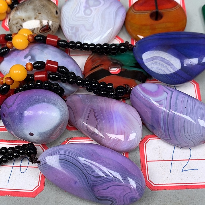 人***迈玛瑙/玉髓未镶嵌颈饰