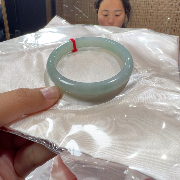 欣***欣翡翠未镶嵌手镯油青6263