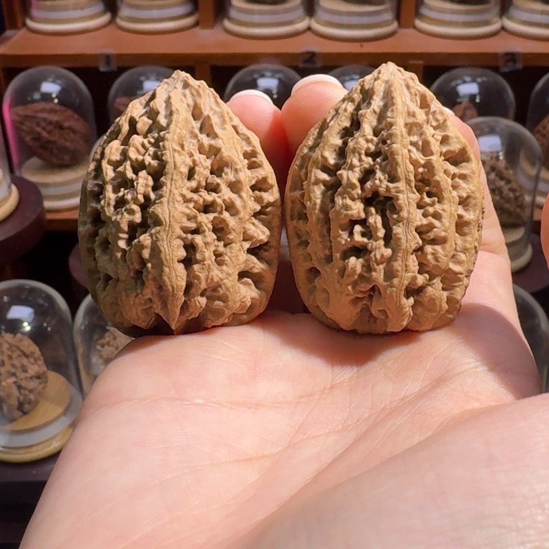 把件文玩核桃雨花石