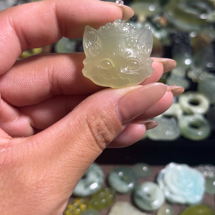 合金蛇纹石玉颈饰