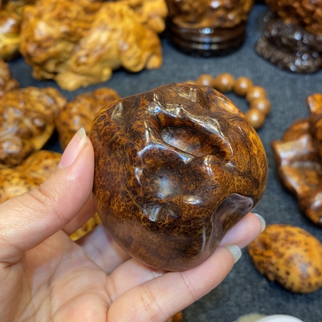 柏木（崖柏）唇***绵太行精品陈化黑金蚂蚁腿手把件