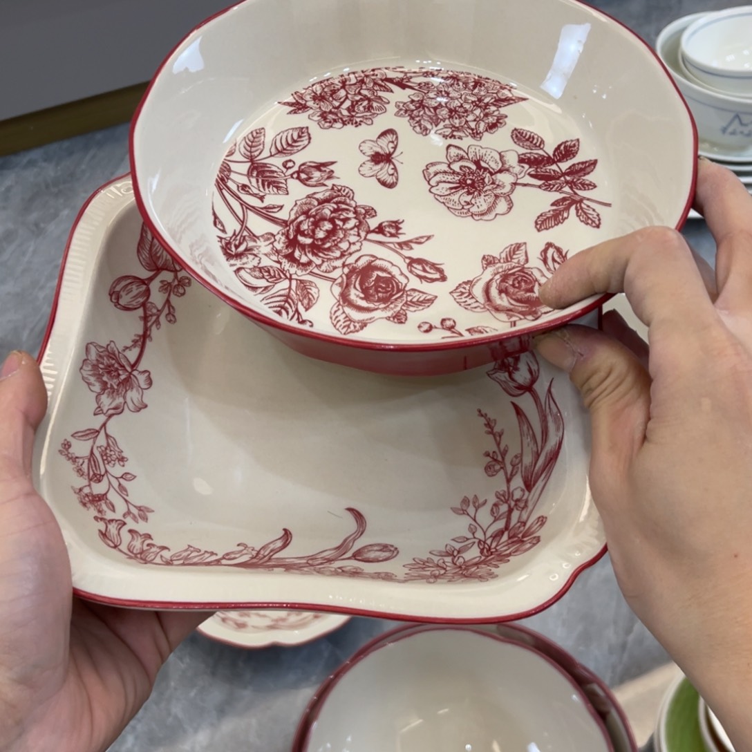 陶瓷微瑕餐具介意勿拍，满18飞！