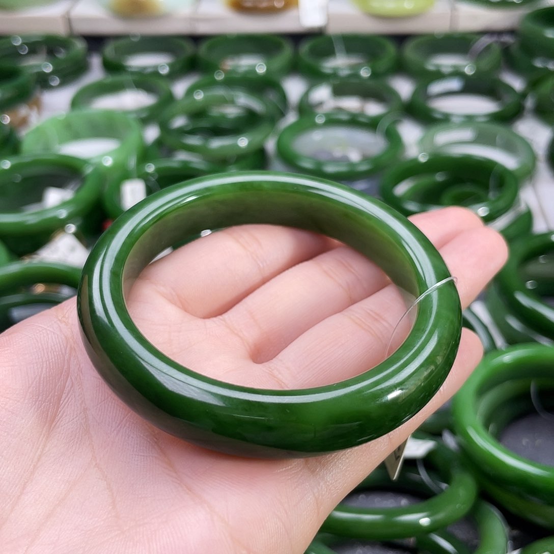 和田玉（碧玉）手镯未镶嵌