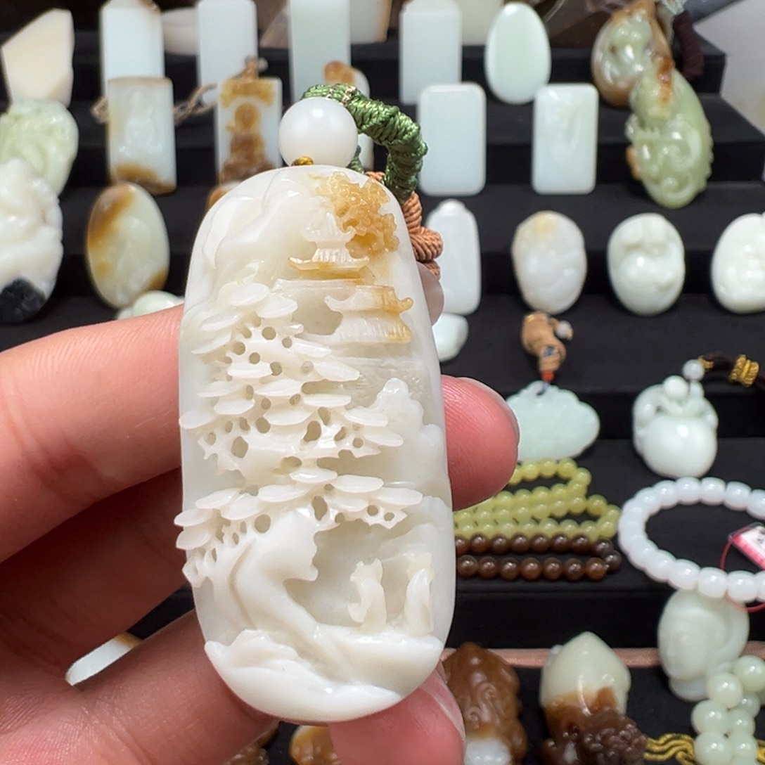 和田玉颈饰未镶嵌