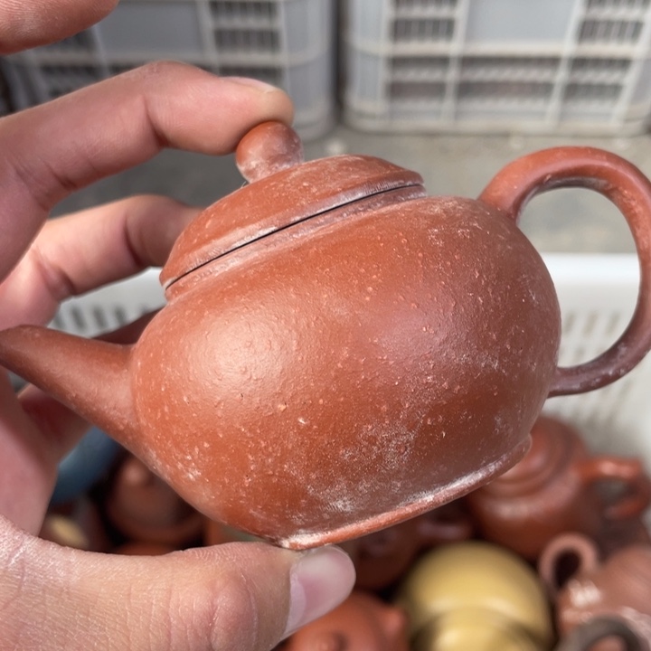 老厂紫砂壶一件。