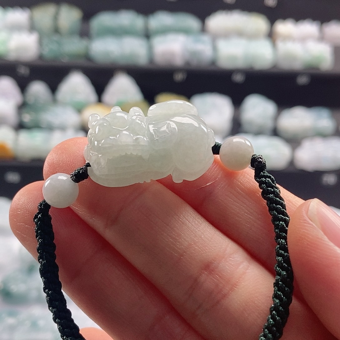 颈饰未镶嵌翡翠翡翠貔貅