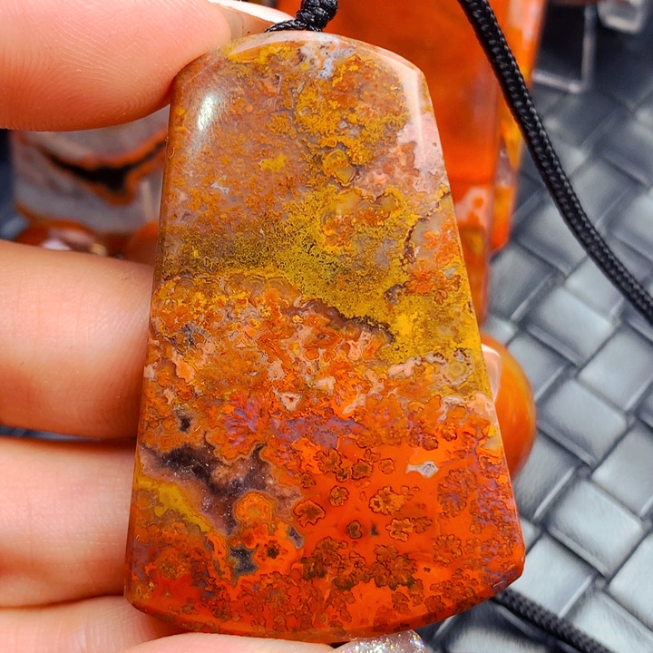 玛瑙/玉髓颈饰未镶嵌择****务