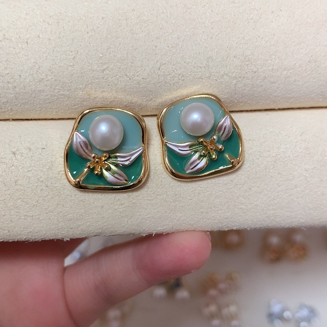 淡水珍珠耳饰合金