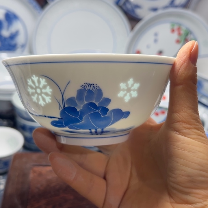 陶瓷手绘雕刻5寸荷花小饭碗2个
