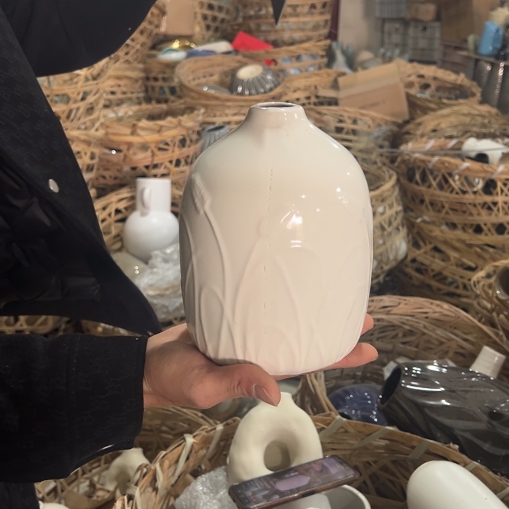 摆件高度18厘米口径2厘米微瑕捡漏上釉不匀