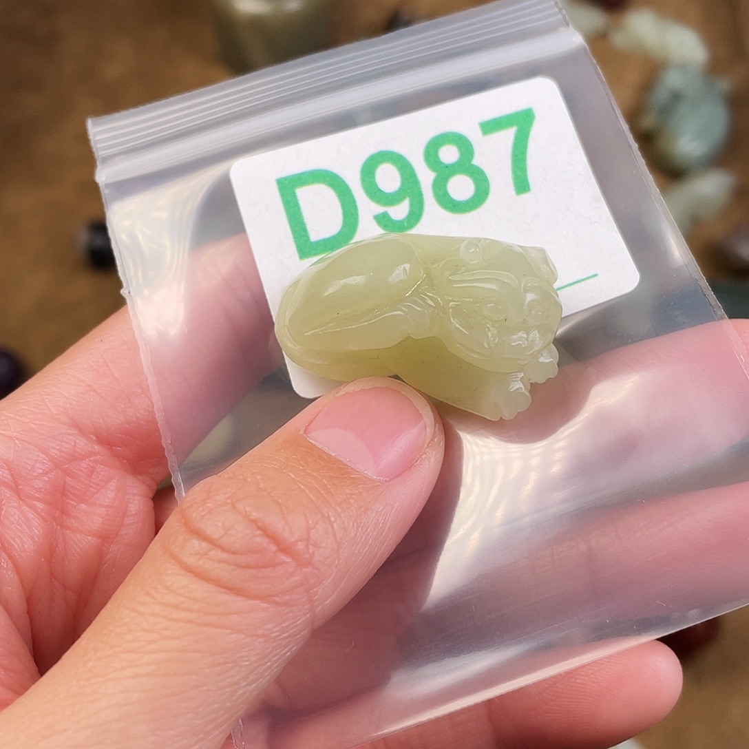 和田玉（糖玉）未镶嵌颈饰