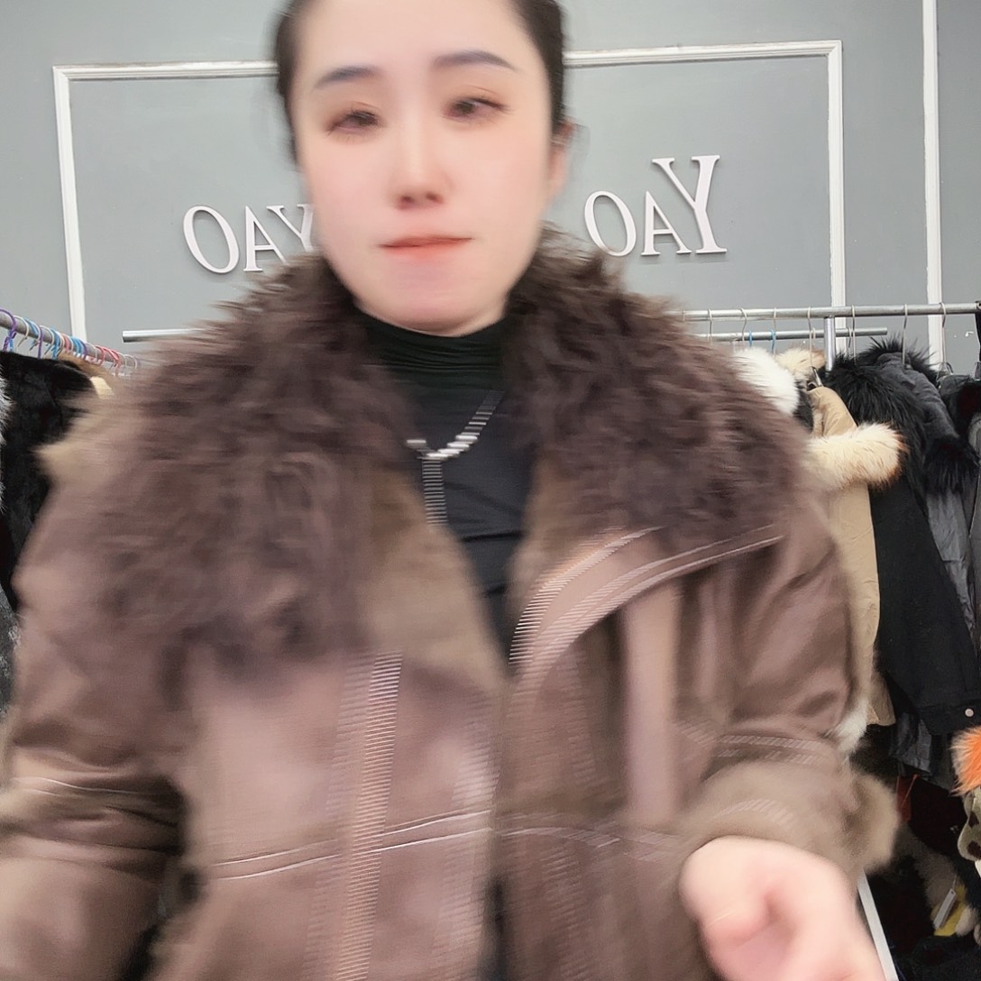 姚小妖家高端皮草