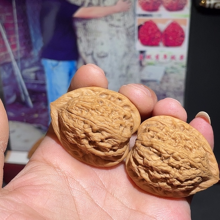 文玩核桃吊坠野生