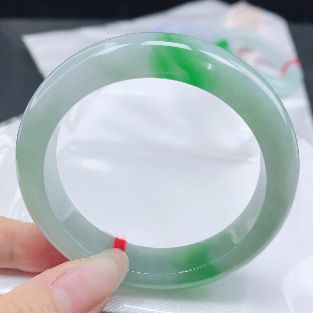 翡翠未镶嵌手镯缅甸54.6冰胶润飘阳绿正圈