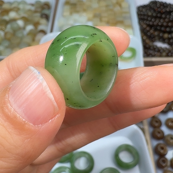 和田玉（碧玉）未镶嵌戒指15加内径跑环