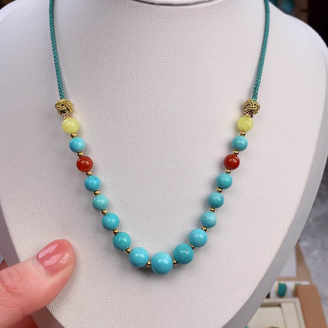 绿松石颈饰未镶嵌