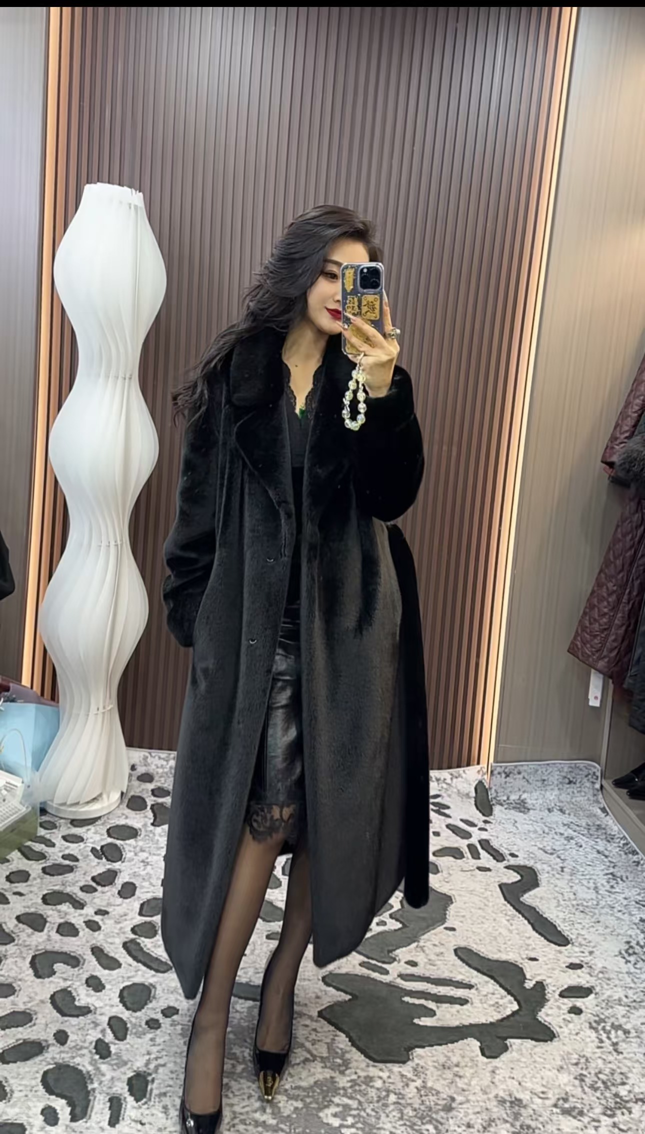 师小姐女装-欧貂环保毛冬季加厚皮毛一体中长款大衣潮牌女装110
