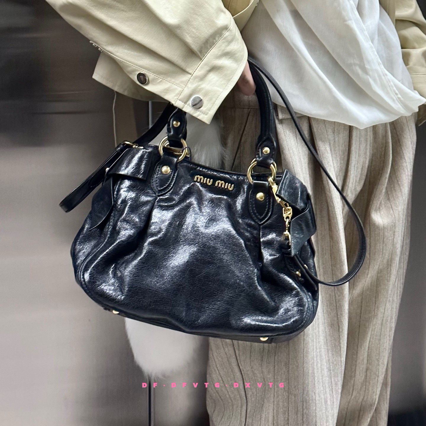 95新 MIU MIU/缪缪 miumiu 黑金蝴蝶结小托特斜挎包