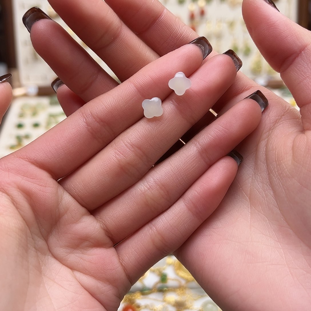 银S925镀金镶嵌和田玉耳钉