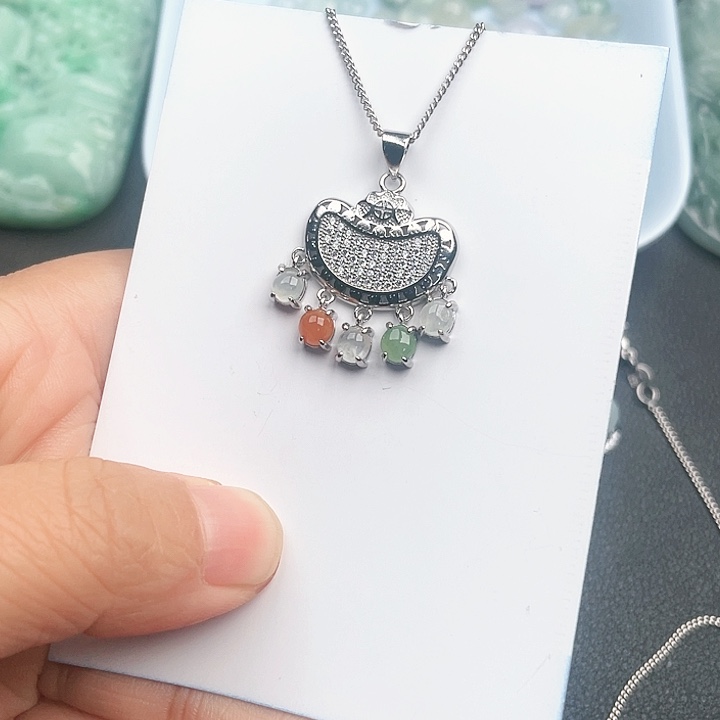 翡翠颈饰未镶嵌吊坠