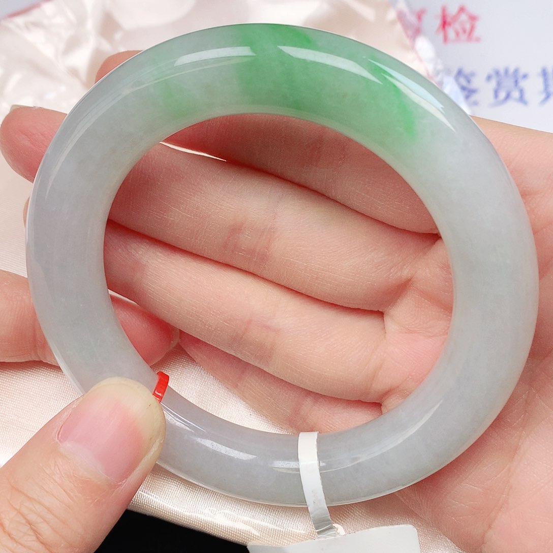 翡翠手镯未镶嵌抖音800