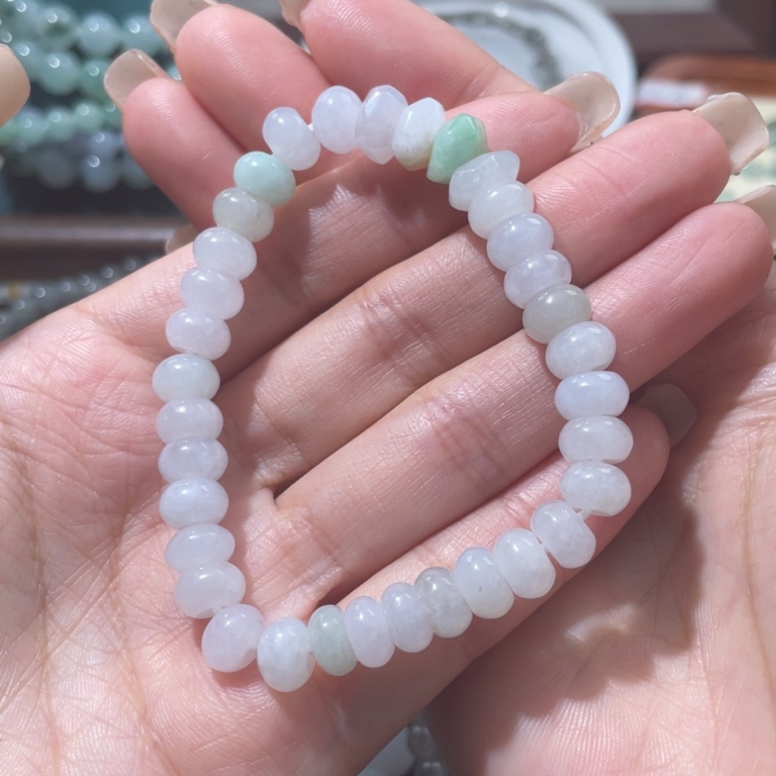 翡翠未镶嵌颈饰卡7.8